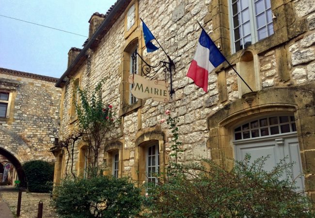 Patascha Campervan Wohnmobil Stellplatz park4night Les plus beaux villages de France die schönsten Dörfer Frankreichs Frankreich Roadtrip Spanien vanlife freiheitsmobile Reiseblogger Luxemburg