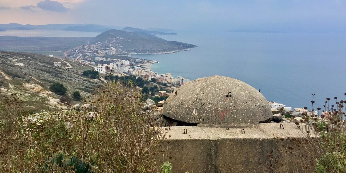 Bunker mit Meerblick in Albanien