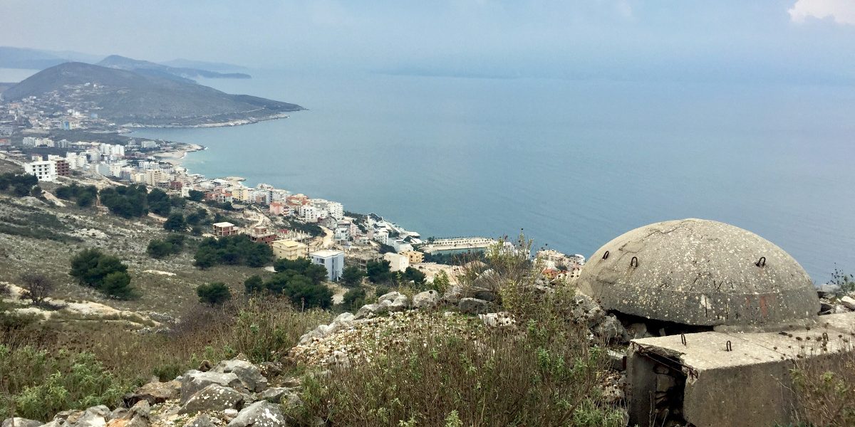 Patascha Bunker Albanien Youtube Geschichte Enver Hoxha Pillbox Tirana Durrës Museum Krieg Angriff Kommunismus Regime kommunistisch Informationen Öffnungszeiten Bunk'Art Restaurant Souvenir Gjirokastër Attraktion