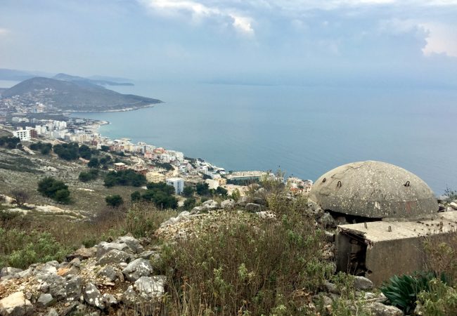 Patascha Bunker Albanien Youtube Geschichte Enver Hoxha Pillbox Tirana Durrës Museum Krieg Angriff Kommunismus Regime kommunistisch Informationen Öffnungszeiten Bunk'Art Restaurant Souvenir Gjirokastër Attraktion