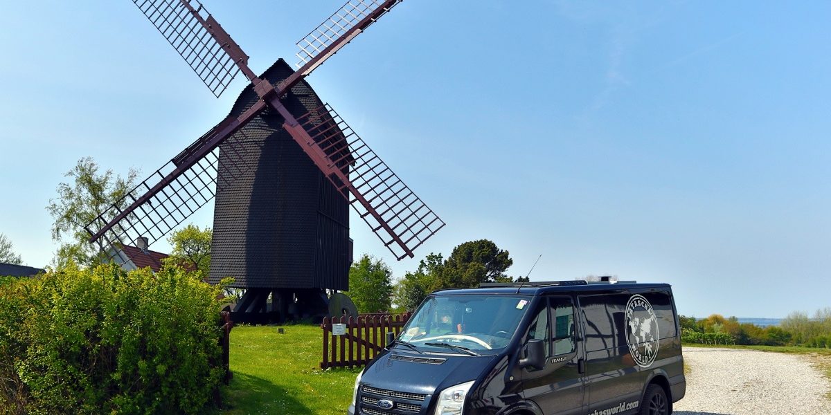 Patascha Roadtrip Dänemark Reiseblog Vanlife Youtube Visit Lolland Falster Sehenswürdigkeiten Camping Stellplatz Wildcamping Freistehen Informationen Öffnungszeiten Museum Obscurum Wildpferde Glasbläserei Burger Cafe Pitstop Denmark