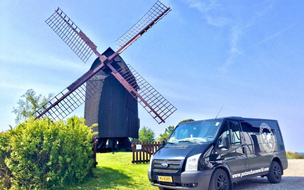 Historische Windmühle in Stovby auf der Insel Falster – Dänemark Roadtrip mit dem Wohnmobil.