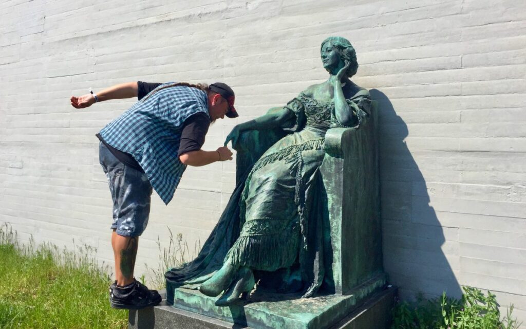 Skulpturenpark und Rudolph Tegner Museum in der kargen Heide-Landschaft Russland auf Seeland
