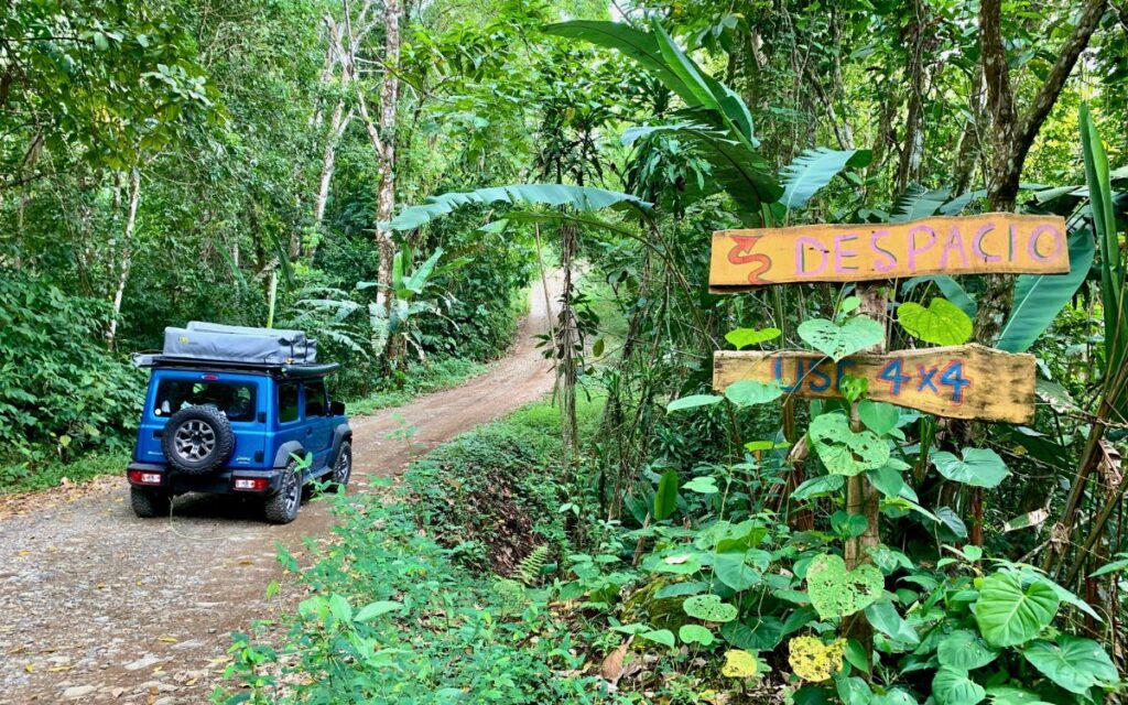 Offroad unterwegs mit dem 4x4 von Nomad America während unserem Costa Rica Roadtrip