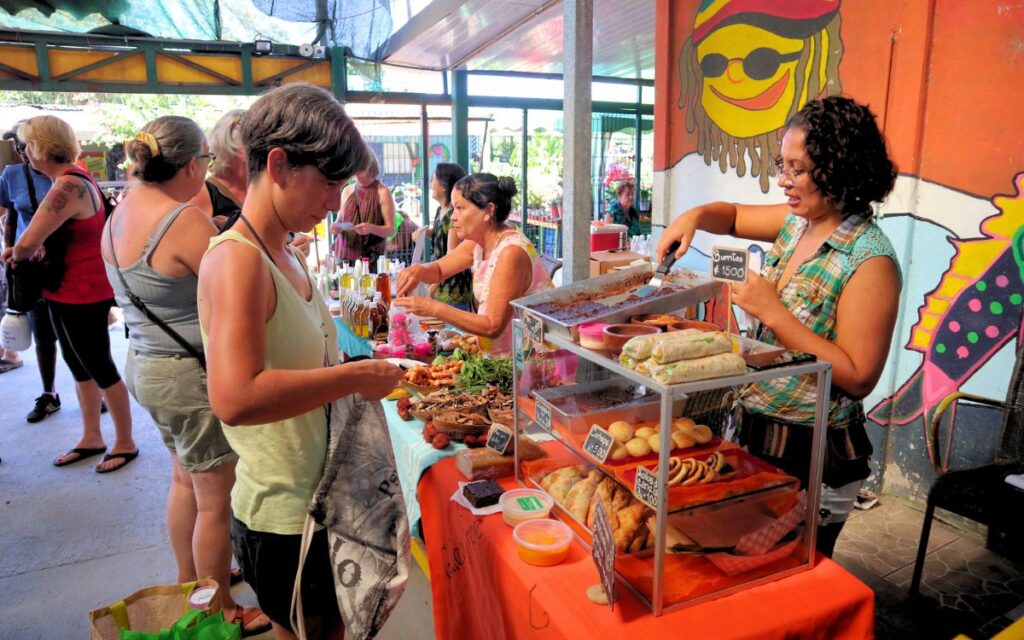 Tascha auf dem Samstagsmarkt in Puerto Viejo: Lokale Costa Rica Urlaub Tipps