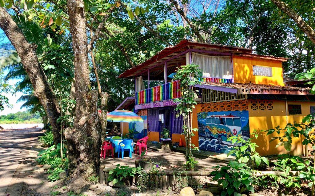 Roadtrip Costa Rica, Sicher übernachten in einer typischen Dschungel Lodge