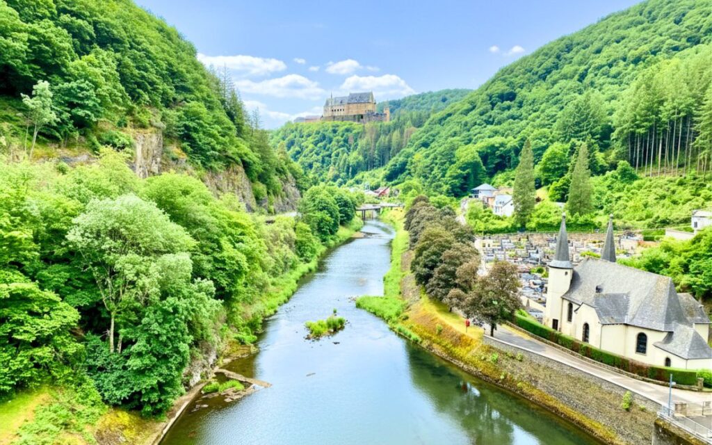 Roadtrip Luxemburg Ösling Schloss Vianden Sehenswürdigkeit im Norden