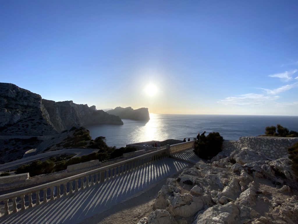 Das Cap Formentor zählt zu den schönsten Küstenstrassen Europas. Ob die Strasse diesen Titel verdient, haben wir für dich herausgefunden!