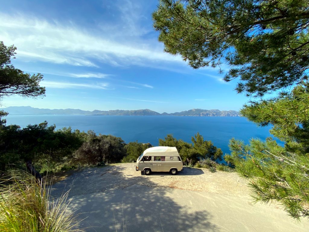Lazy Bus & Lazy Finca, der Mallorca Geheimtipp. Camper mieten und Mallorca entdecken. Starte jetzt dein Roadtrip Abenteuer auf den Balearen
