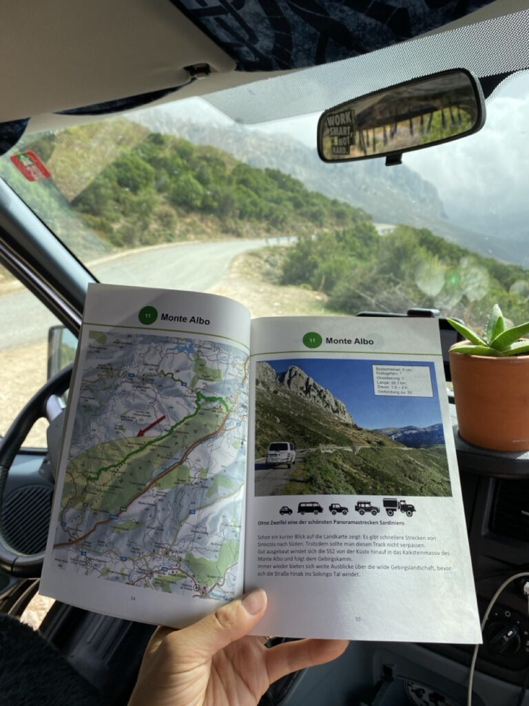 Das Trackbook Sardinien – unverzichtbares Roadbook für die Suche nach Abenteuerrouten und Stellplätzen auf Sardinien.