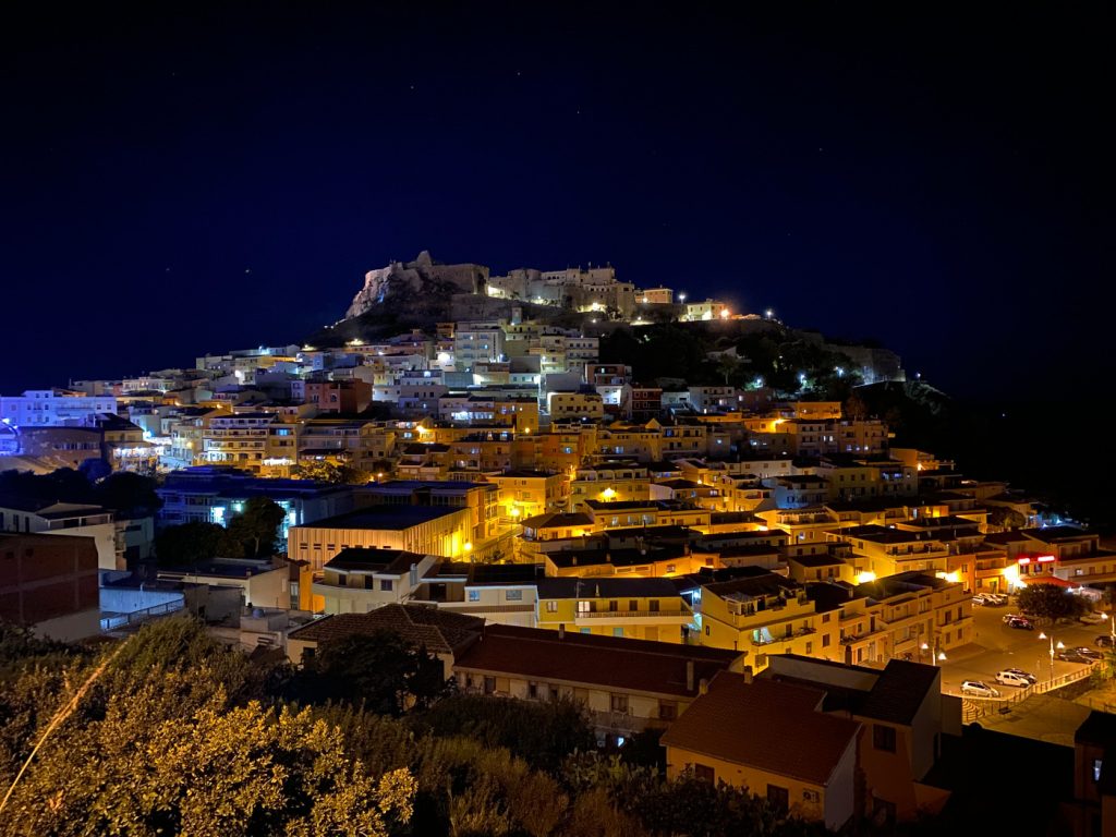 Hol dir hier unsere ultimativen Sardinien Tipps die wir für dich gesammelt haben. Mit dem Camper durch Sardinien Reisetipps