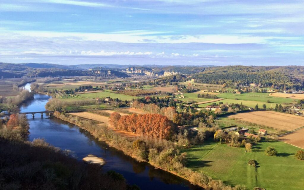 Aussicht aus Domme Frankreich: Die Akropolis des Périgord