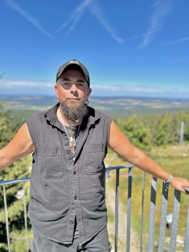 Patrick von Pataschas World erklärt das doTERRA Business. Die Möglichkeit, den Lifestyle und wieviel verdient man wirklich.