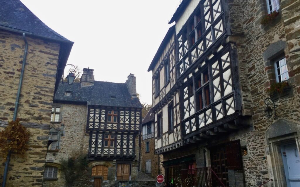 Geheimtipps Zentralfrankreich Architektur in Ségur-le-Château