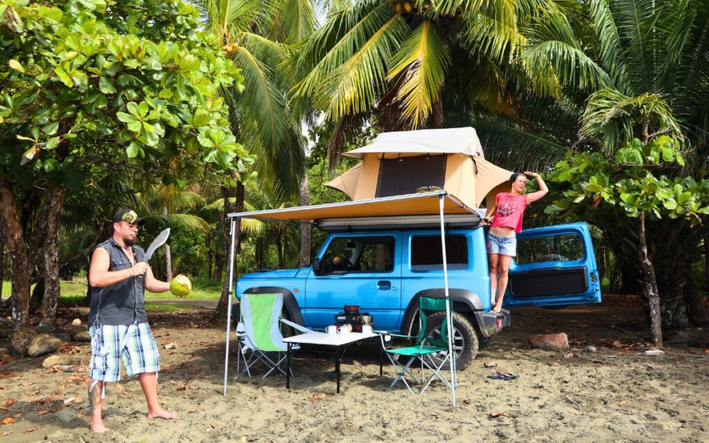 Pura Vida in Costa Rica: Slow Travel und Soulcation mit dem Dachzelt im Dschungel
