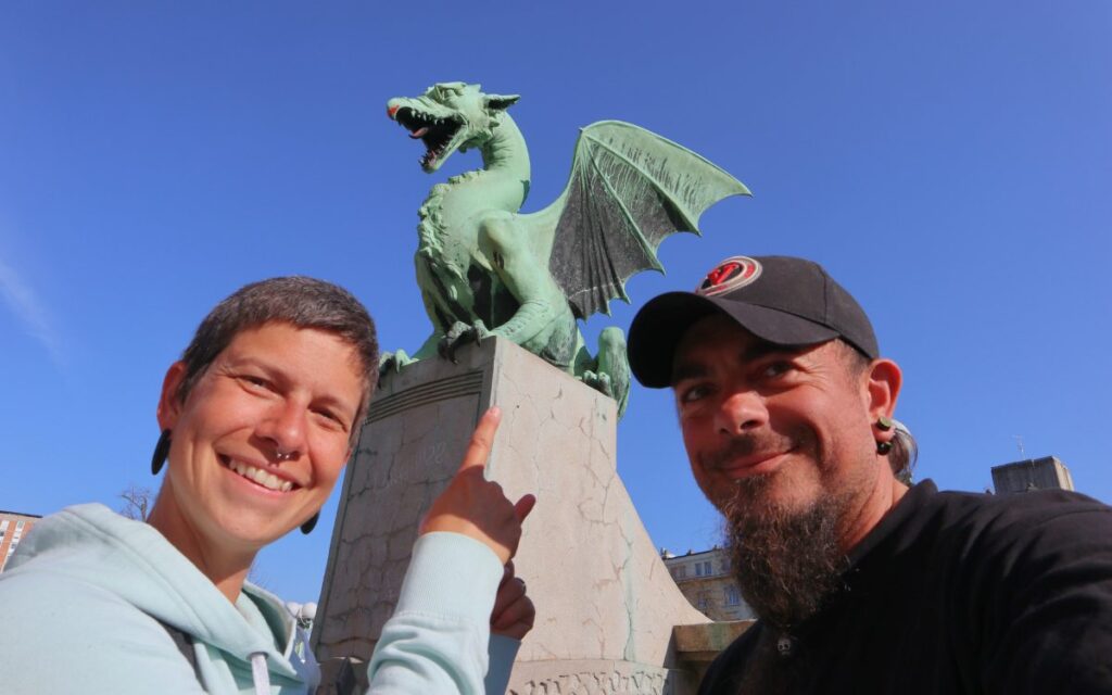 Die drachengeschmückte Brücke in Ljubljana, Slowenien – Städtereise-Tipp für die entspannte Hauptstadt am Ende der Adria-Route.